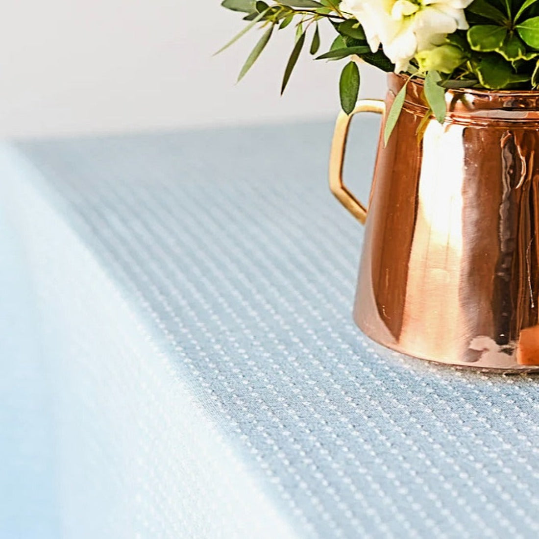 Toalha de Mesa Bordada Dottie