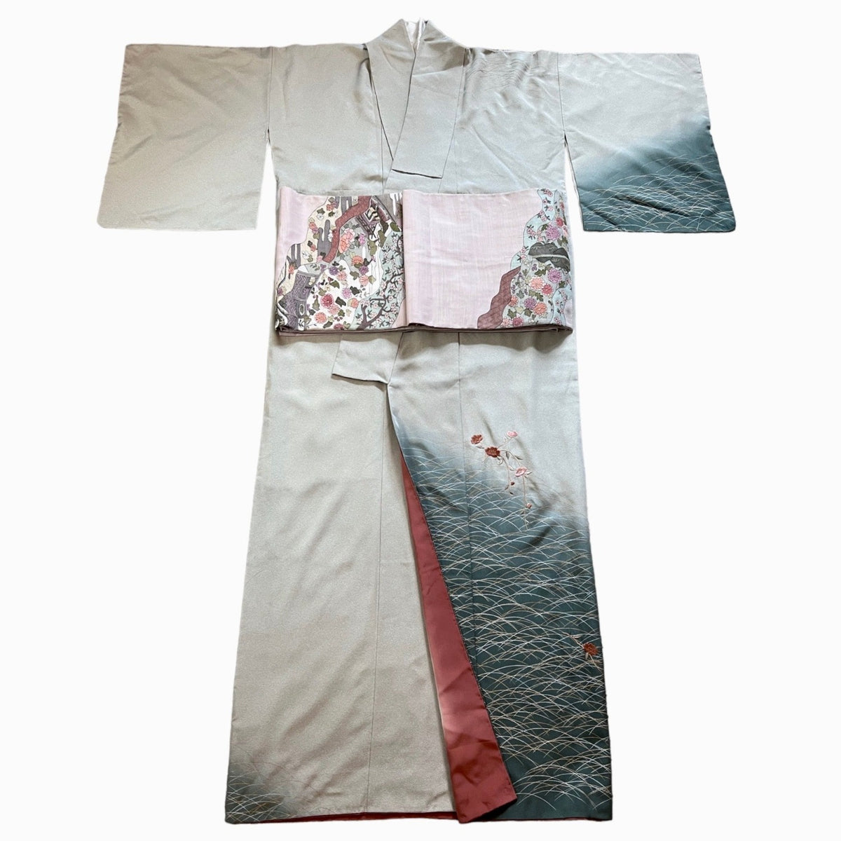 Traditional Japanese Kimono Dress & Sash - A WANDERLUST HOME Traditional Japanese Kimono Dress & Sash - A WANDERLUST HOME